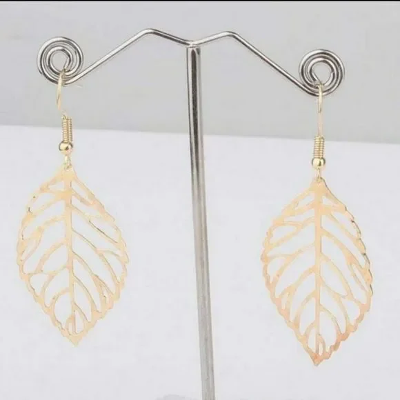 Bohemian Golden Leaves Dangle Earrings - Picture 3 of 4
